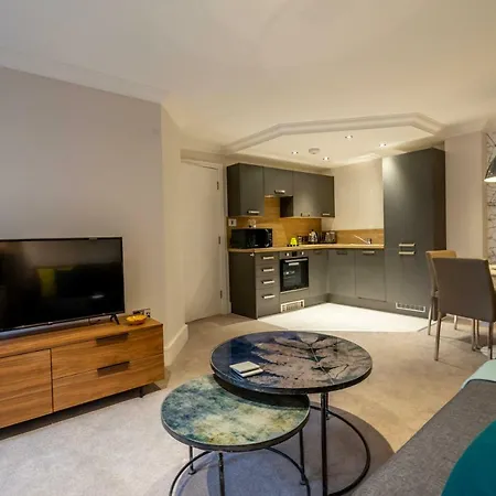 2 London Mews * York