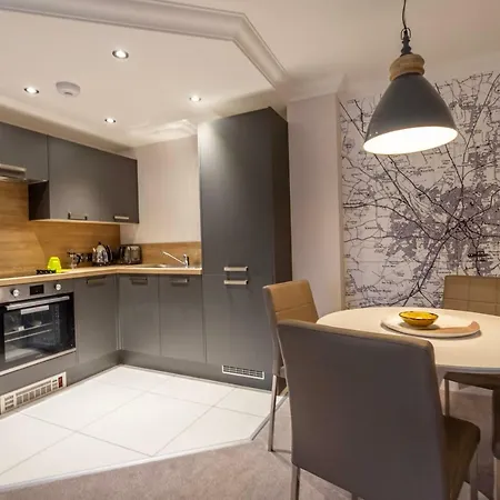 2 London Mews York
